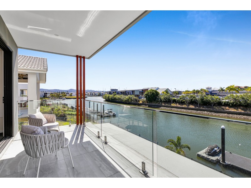 5039 Harbourview Drive, Hope Island QLD 4212