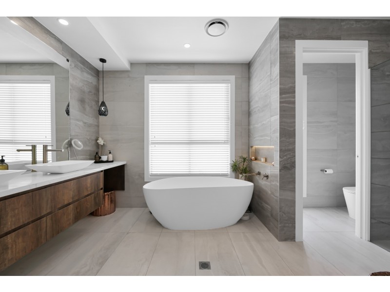 5039 Harbourview Drive, Hope Island QLD 4212