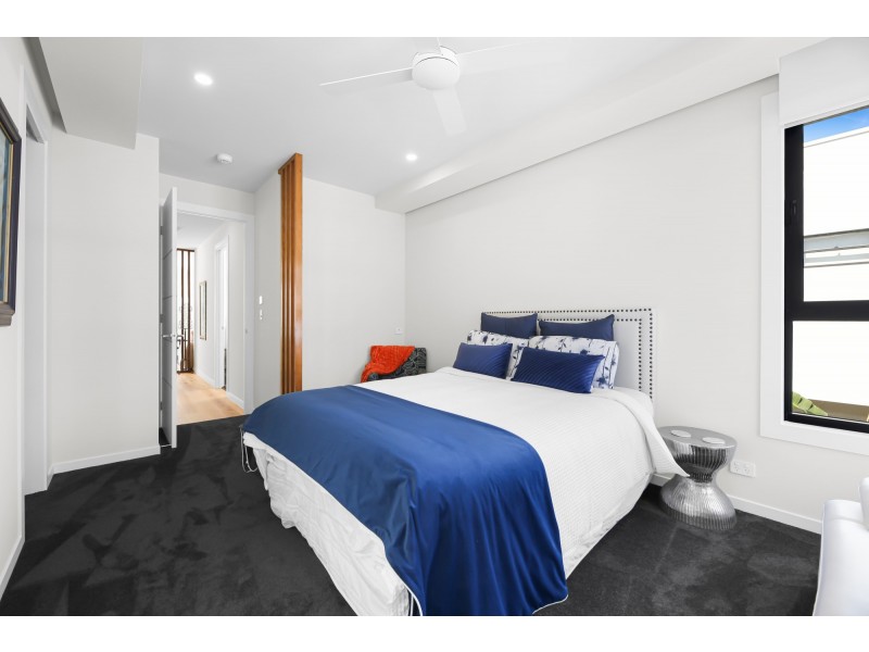 5039 Harbourview Drive, Hope Island QLD 4212