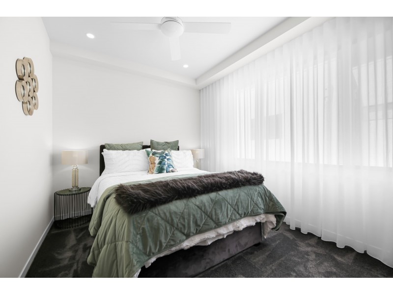 5039 Harbourview Drive, Hope Island QLD 4212