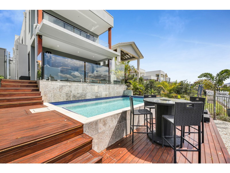 5039 Harbourview Drive, Hope Island QLD 4212