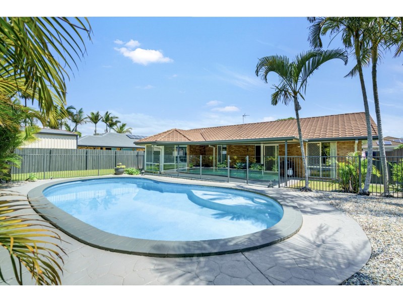 16 Dunedin Close, Merrimac QLD 4226