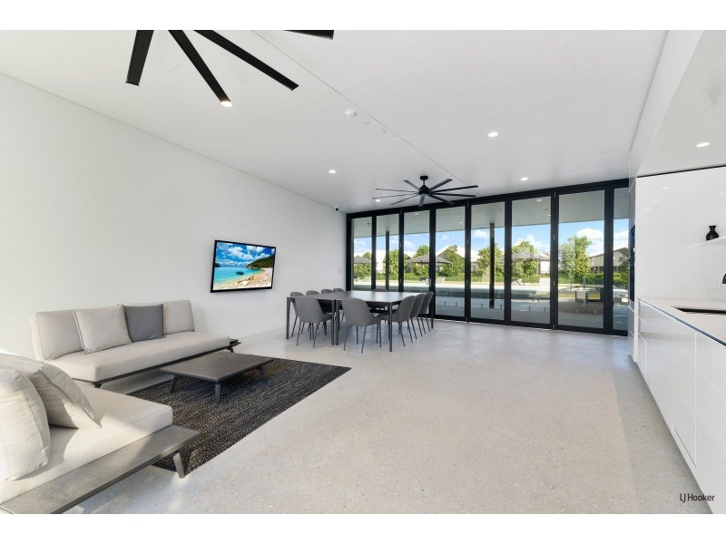 2704/1328 Gold Coast Highway, Palm Beach QLD 4221