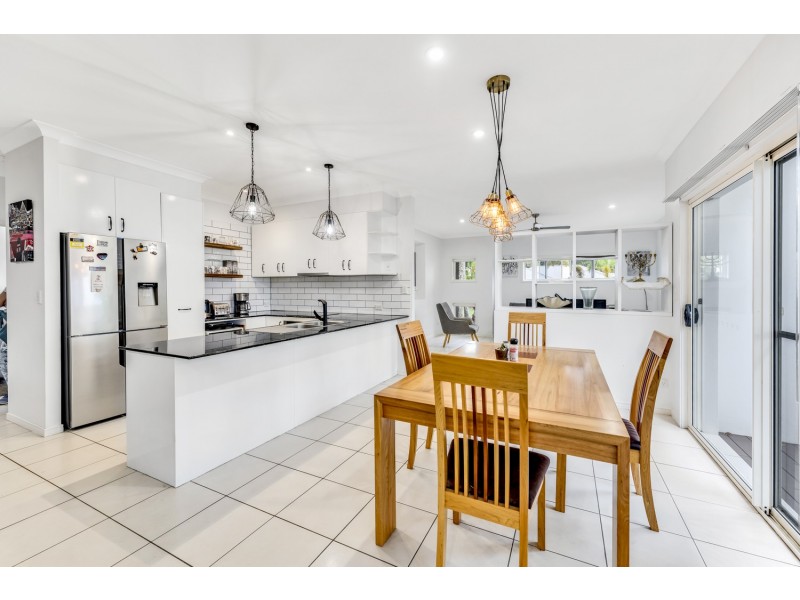 4 First Light Court, Coomera Waters QLD 4209