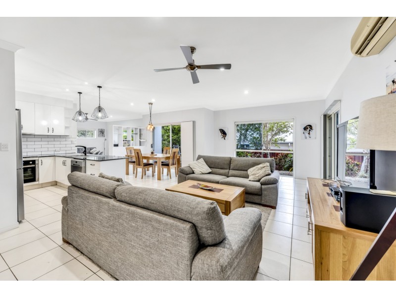 4 First Light Court, Coomera Waters QLD 4209