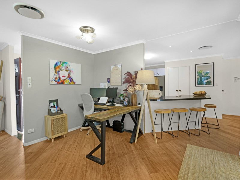 34 Cootharaba Drive, Helensvale QLD 4212