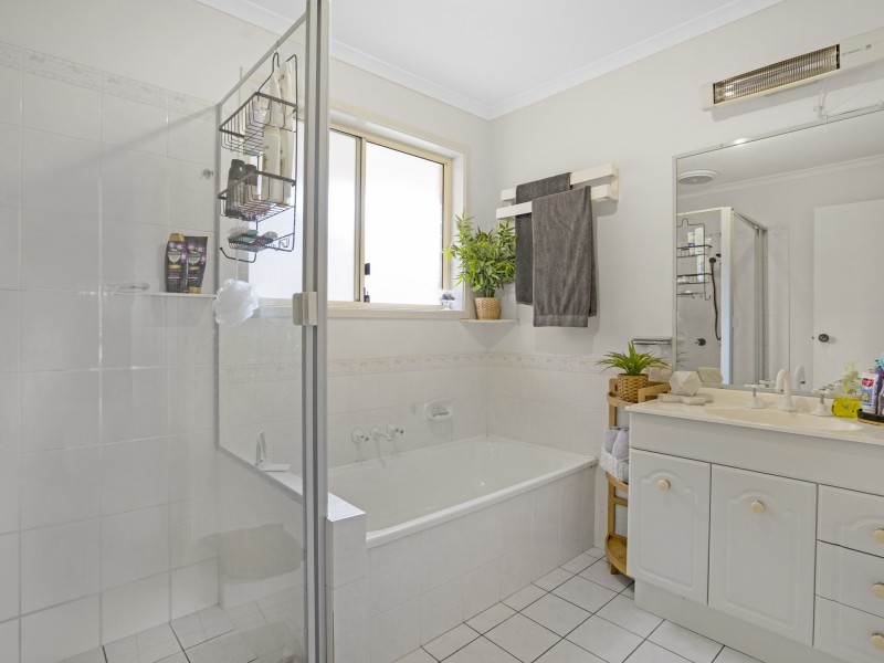 34 Cootharaba Drive, Helensvale QLD 4212