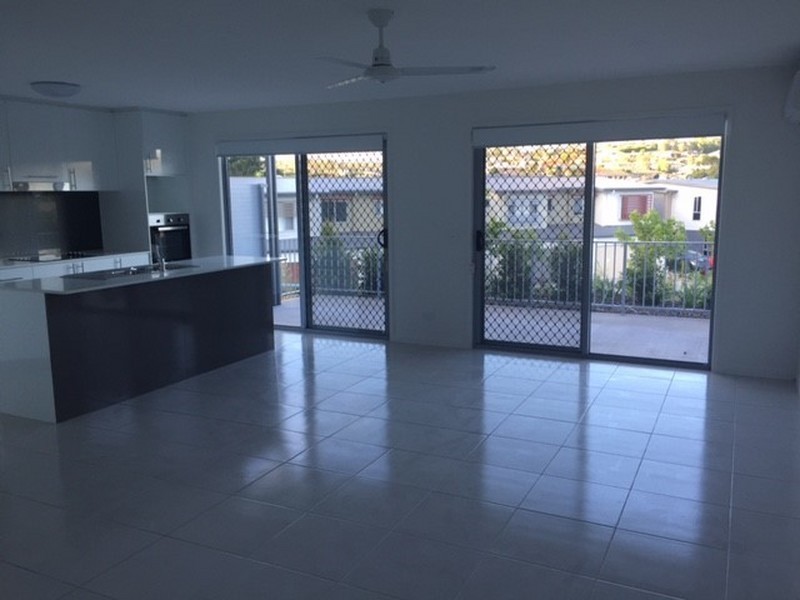 3/37 Witheren Circuit, Pacific Pines QLD 4211