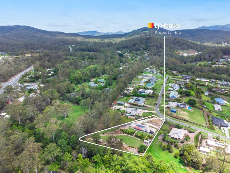 26 Mountain View Crest, Mount Nathan QLD 4211