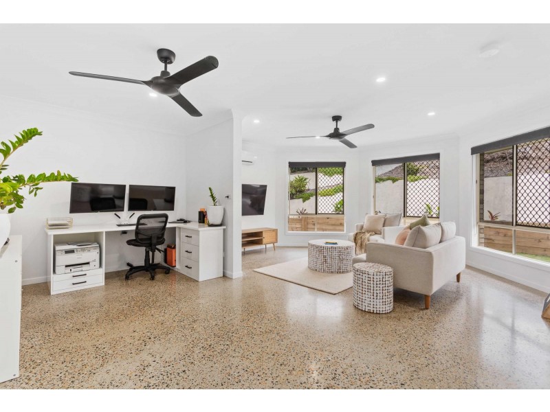 26 Mountain View Crest, Mount Nathan QLD 4211