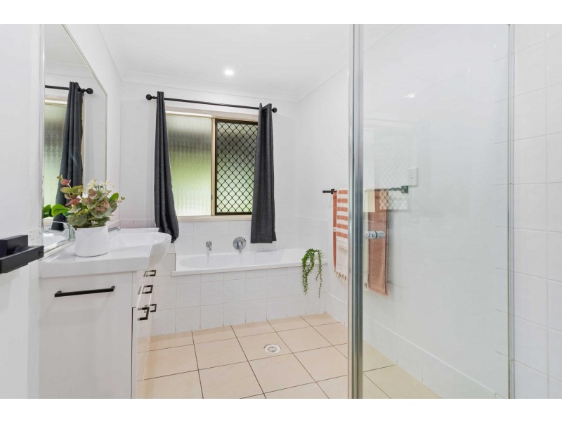 26 Mountain View Crest, Mount Nathan QLD 4211