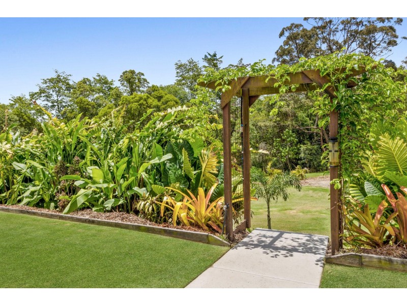 26 Mountain View Crest, Mount Nathan QLD 4211