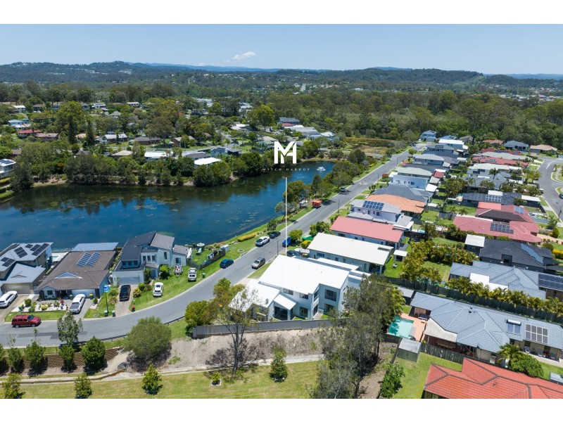 2/32 Marks Drive, Varsity Lakes QLD 4227