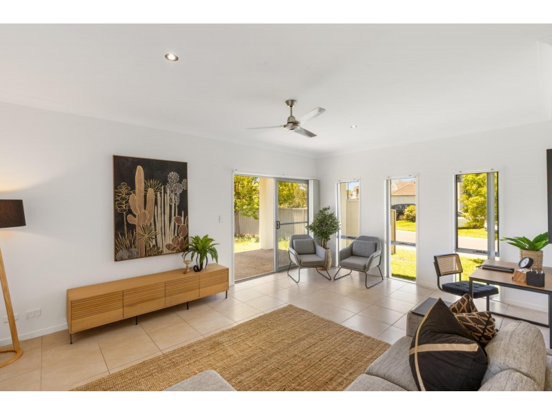 2/32 Marks Drive, Varsity Lakes QLD 4227