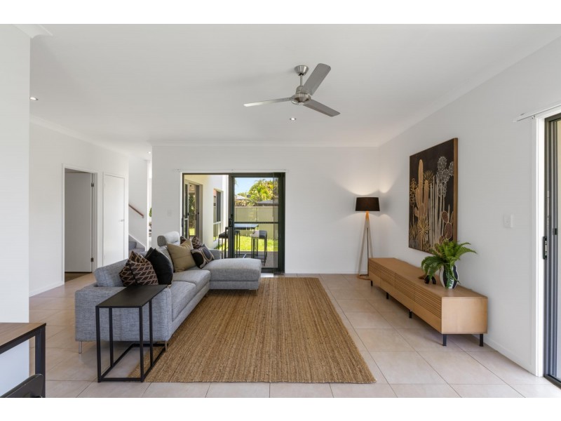 2/32 Marks Drive, Varsity Lakes QLD 4227