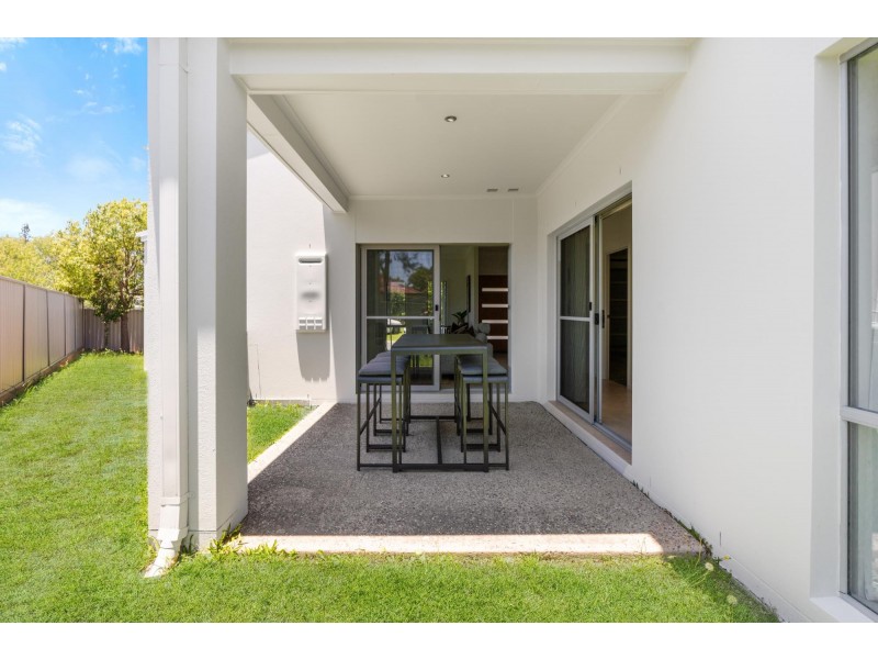 2/32 Marks Drive, Varsity Lakes QLD 4227