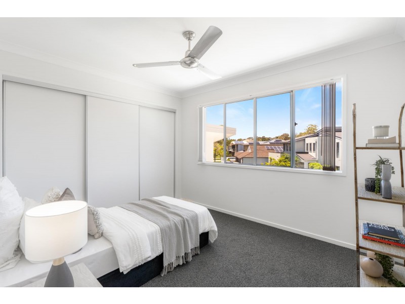 2/32 Marks Drive, Varsity Lakes QLD 4227