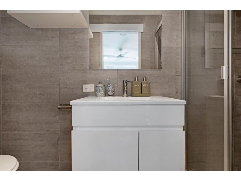 44 Pindari Avenue, Burleigh Heads QLD 4220