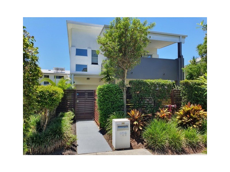 106 Verona Circuit, Burleigh Waters QLD 4220