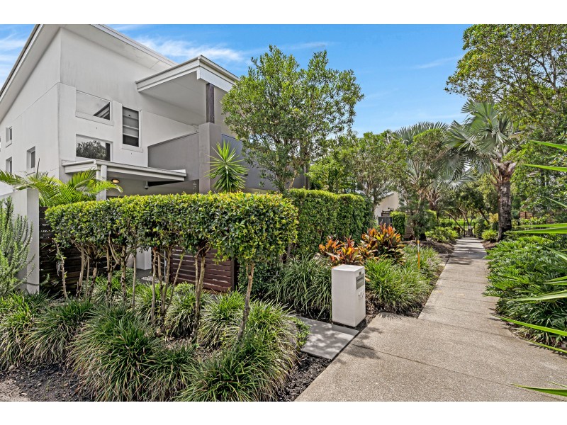 106 Verona Circuit, Burleigh Waters QLD 4220
