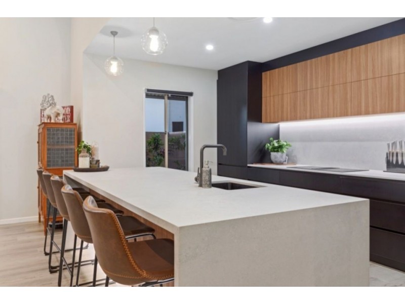 16 North Bank Court, Helensvale QLD 4212