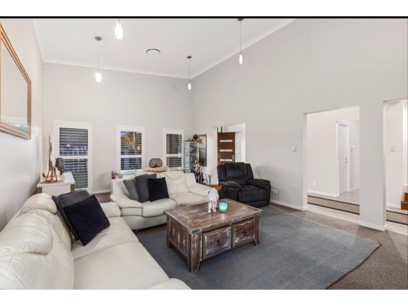 16 North Bank Court, Helensvale QLD 4212