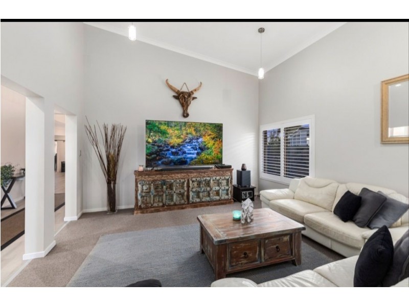 16 North Bank Court, Helensvale QLD 4212