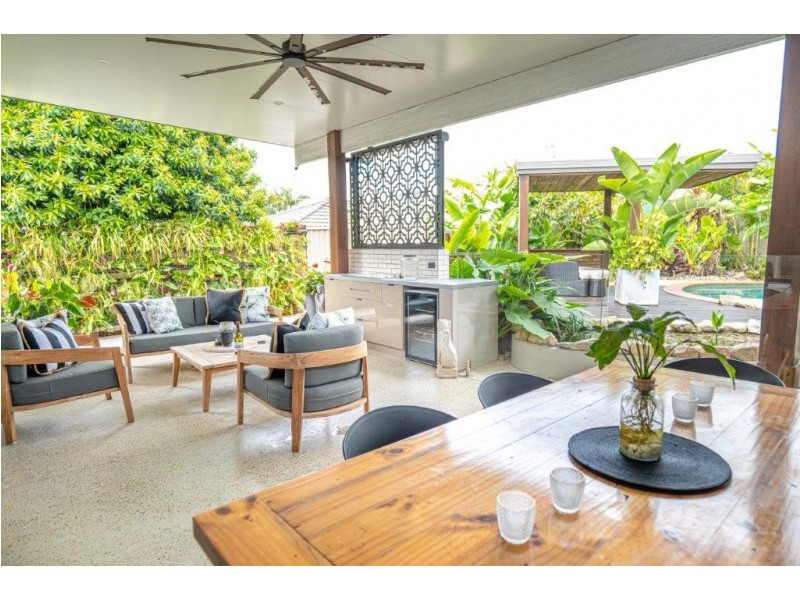 14 Footscray Court, Arundel QLD 4214