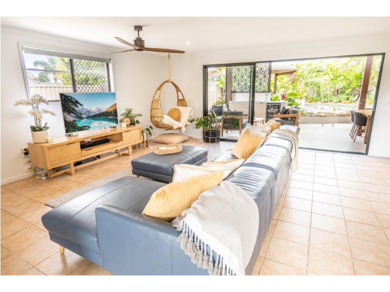 14 Footscray Court, Arundel QLD 4214