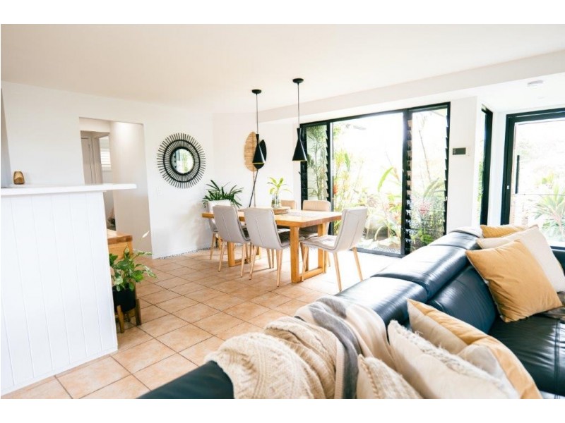 14 Footscray Court, Arundel QLD 4214