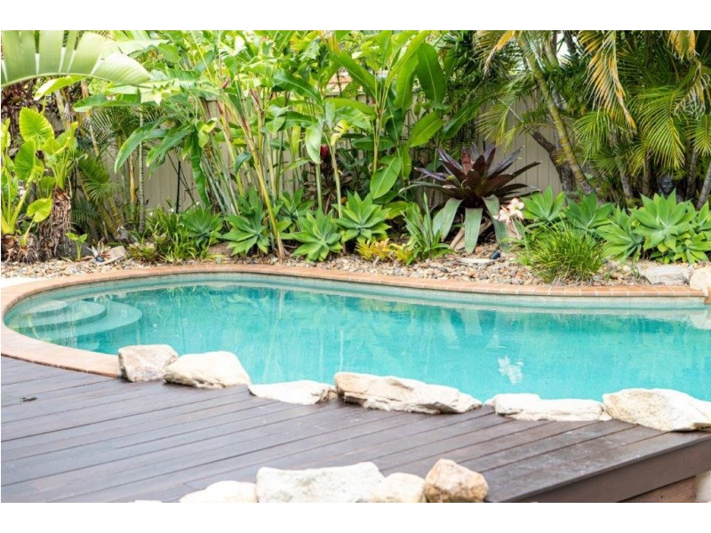 14 Footscray Court, Arundel QLD 4214