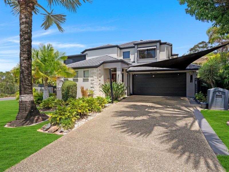 2/1 Sarah Place, Ashmore QLD 4214