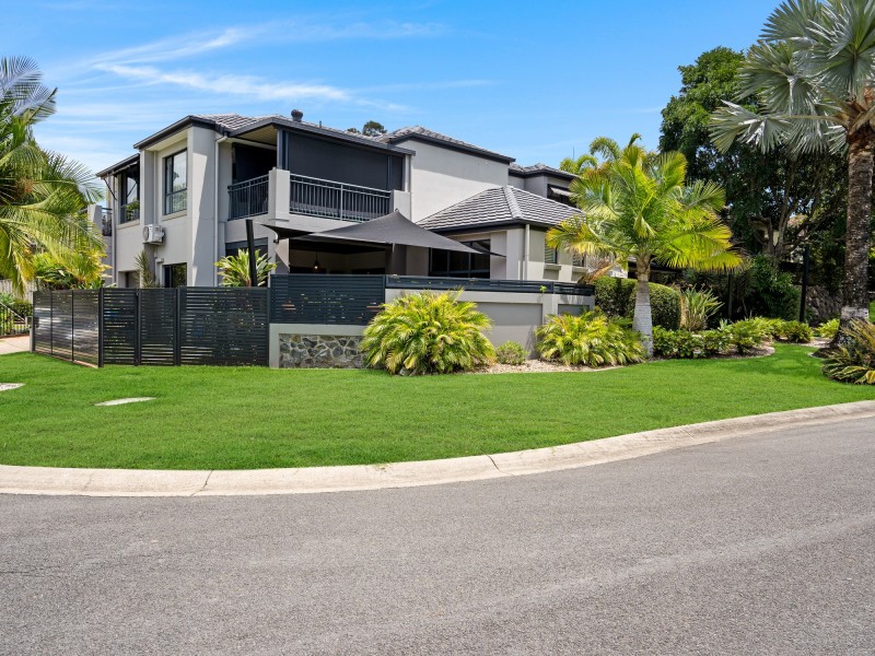 2/1 Sarah Place, Ashmore QLD 4214