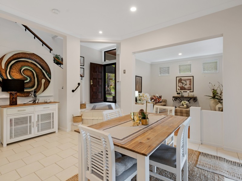 2/1 Sarah Place, Ashmore QLD 4214