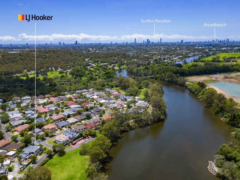 2/1 Sarah Place, Ashmore QLD 4214