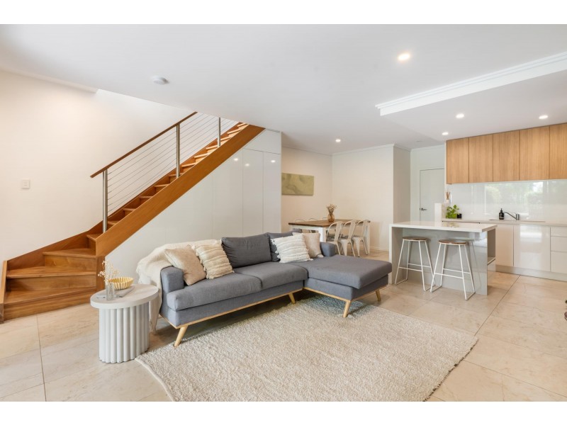 24 Parnell Boulevard, Robina QLD 4226