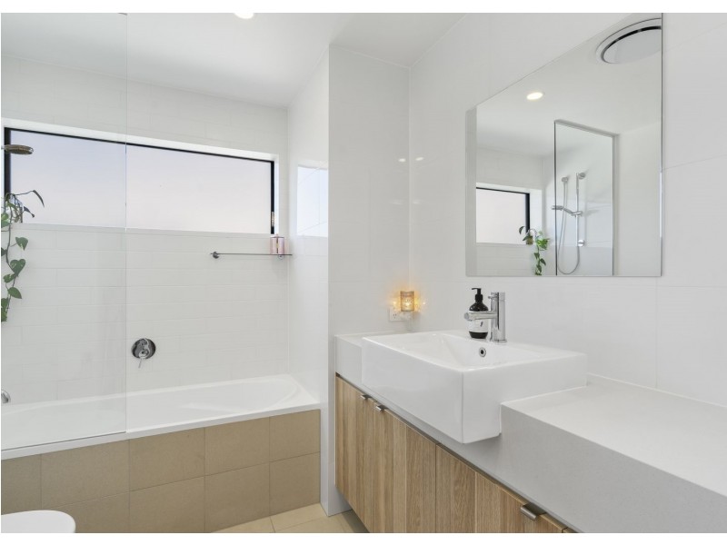 124 North Quay Circuit, Hope Island QLD 4212