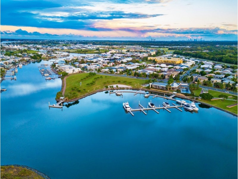 124 North Quay Circuit, Hope Island QLD 4212