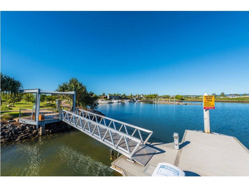 124 North Quay Circuit, Hope Island QLD 4212