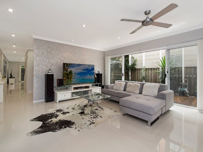 2/37 Breaker Street, Main Beach QLD 4217