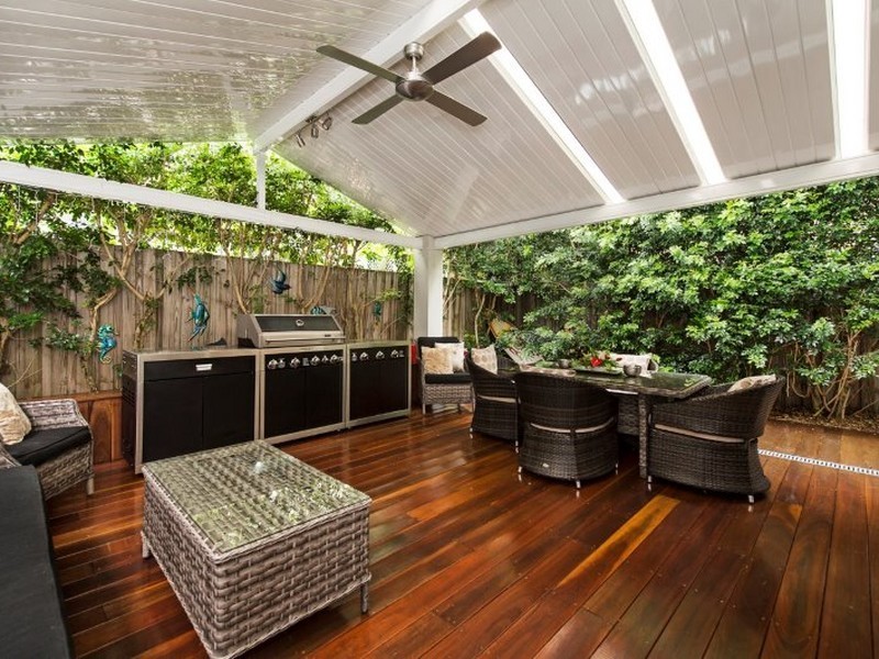 2/37 Breaker Street, Main Beach QLD 4217
