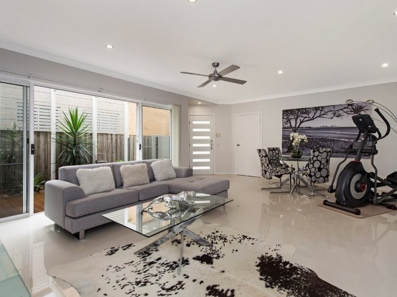 2/37 Breaker Street, Main Beach QLD 4217