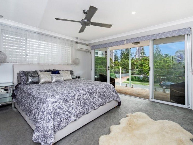2/37 Breaker Street, Main Beach QLD 4217