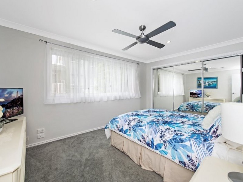 2/37 Breaker Street, Main Beach QLD 4217
