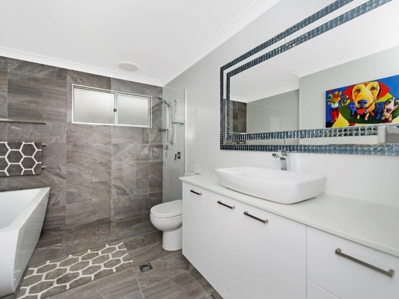 2/37 Breaker Street, Main Beach QLD 4217