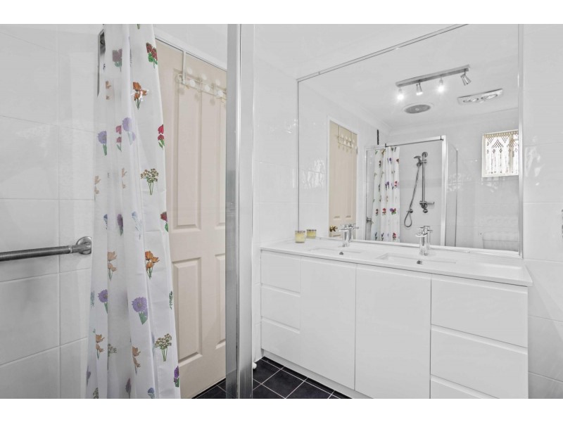 6 Kurilpa Street, Worongary QLD 4213