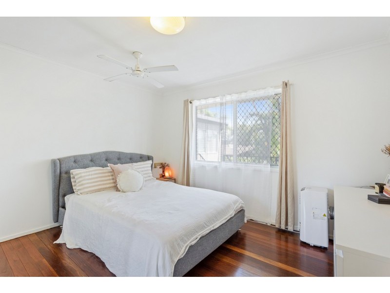 2/1 Tarni Avenue, Palm Beach QLD 4221