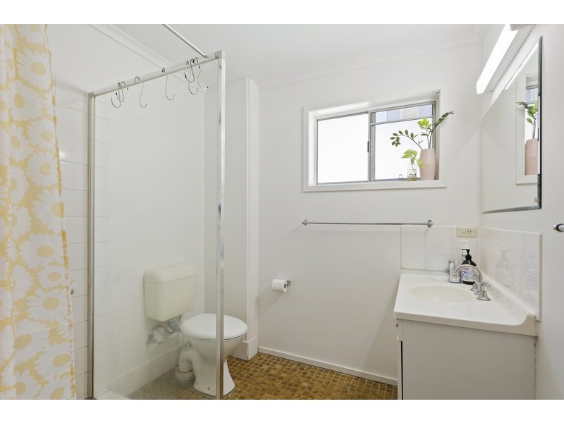 2/1 Tarni Avenue, Palm Beach QLD 4221