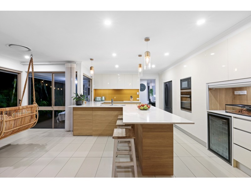 18 Carnoustie Court, Robina QLD 4226