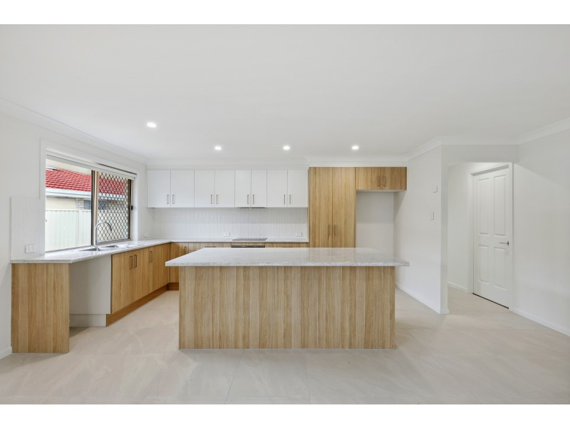 52 Stanford Avenue, Varsity Lakes QLD 4227